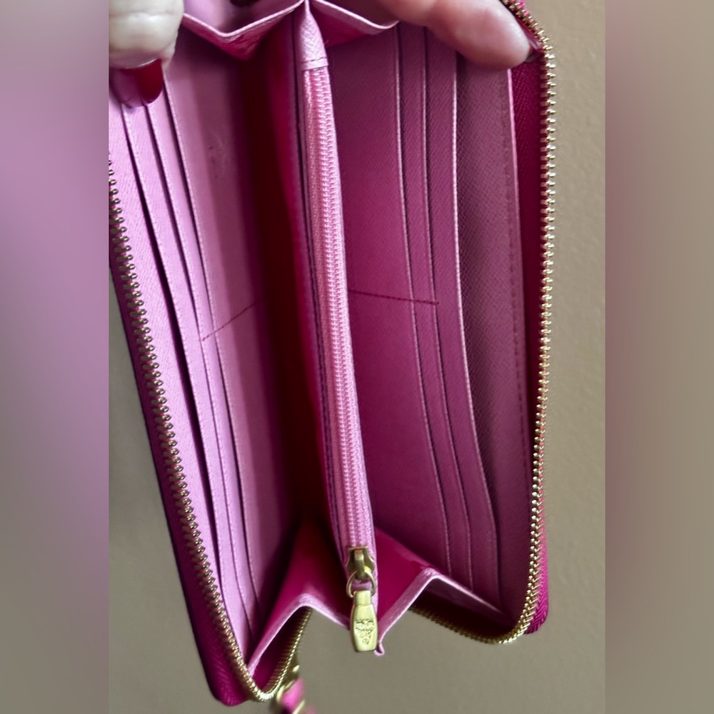 MCM MINA WRISTLET - FULL INCLUSION PRETTY PINK w/GOLDTONE ACCENTS - Picture 5 of 9